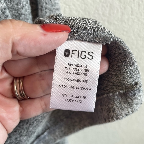 FIGS Gray Long Sleeve Super Soft Knit Pullover Lightweight Sweater Size Small - Picture 4 of 12